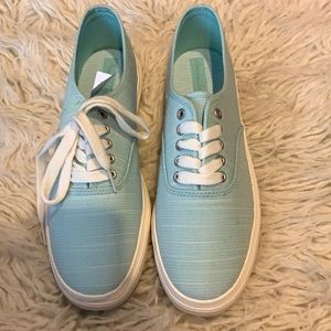 Turquoise tennis shoes size 9.5
